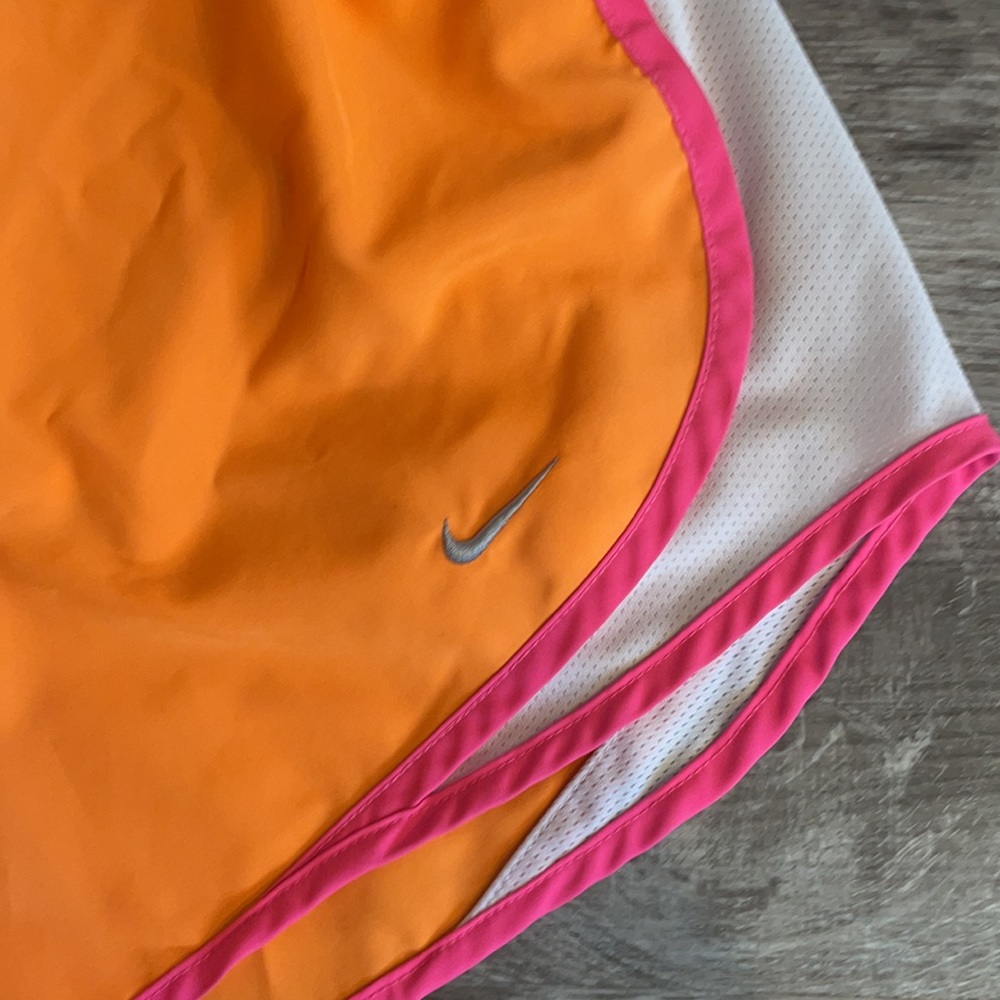 NIKE women’s running shorts, XS - Picture 8 of 8